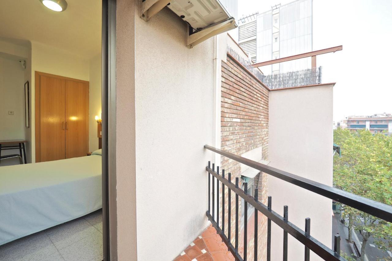 Hostal Ballestero Barcelona Luaran gambar