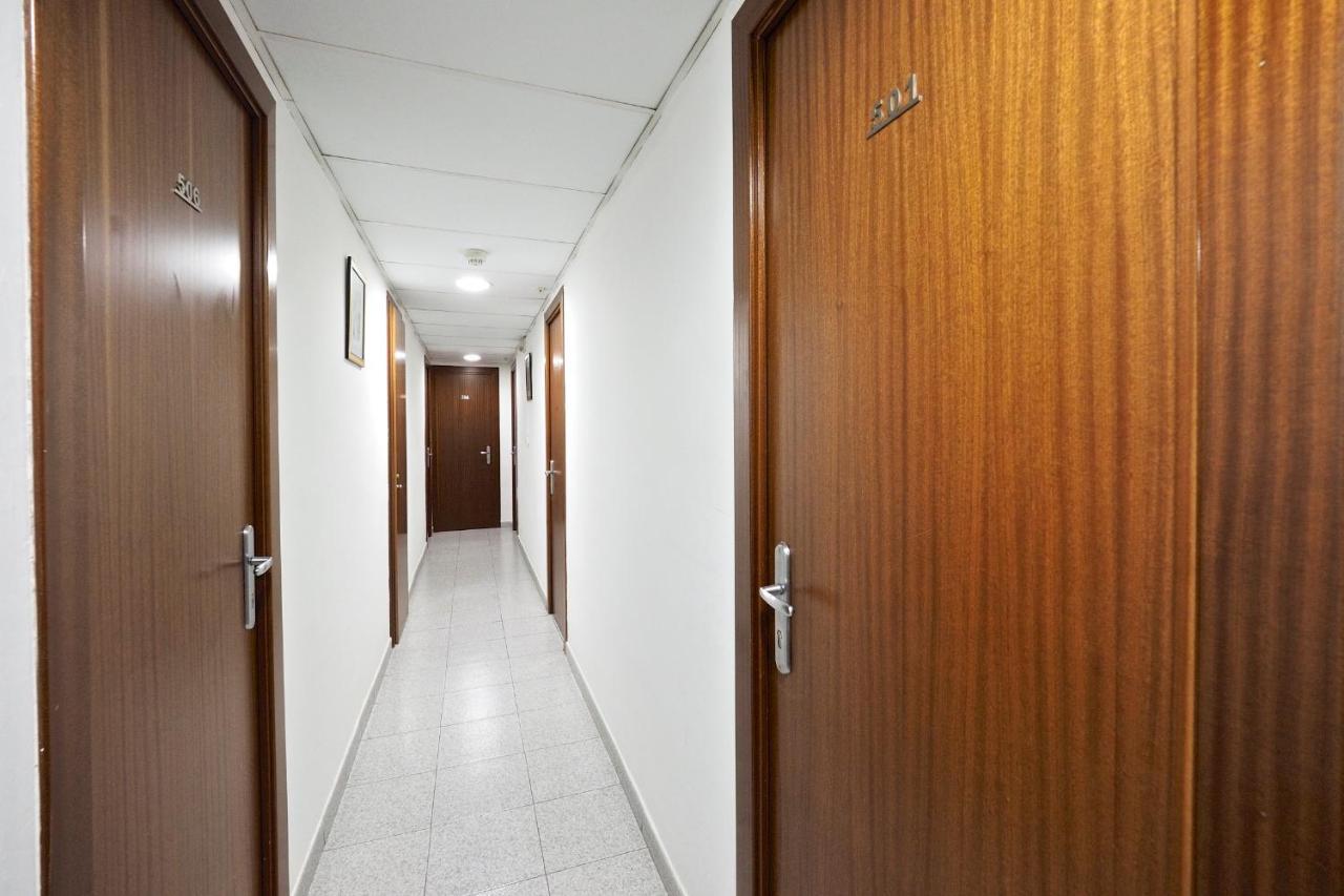 Hostal Ballestero Barcelona Luaran gambar