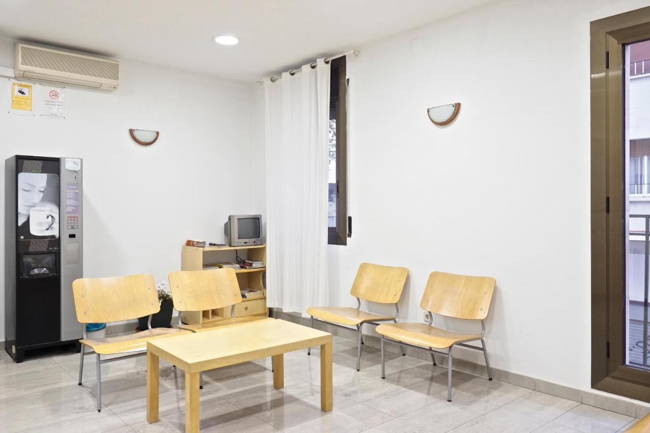 Hostal Ballestero Barcelona Luaran gambar