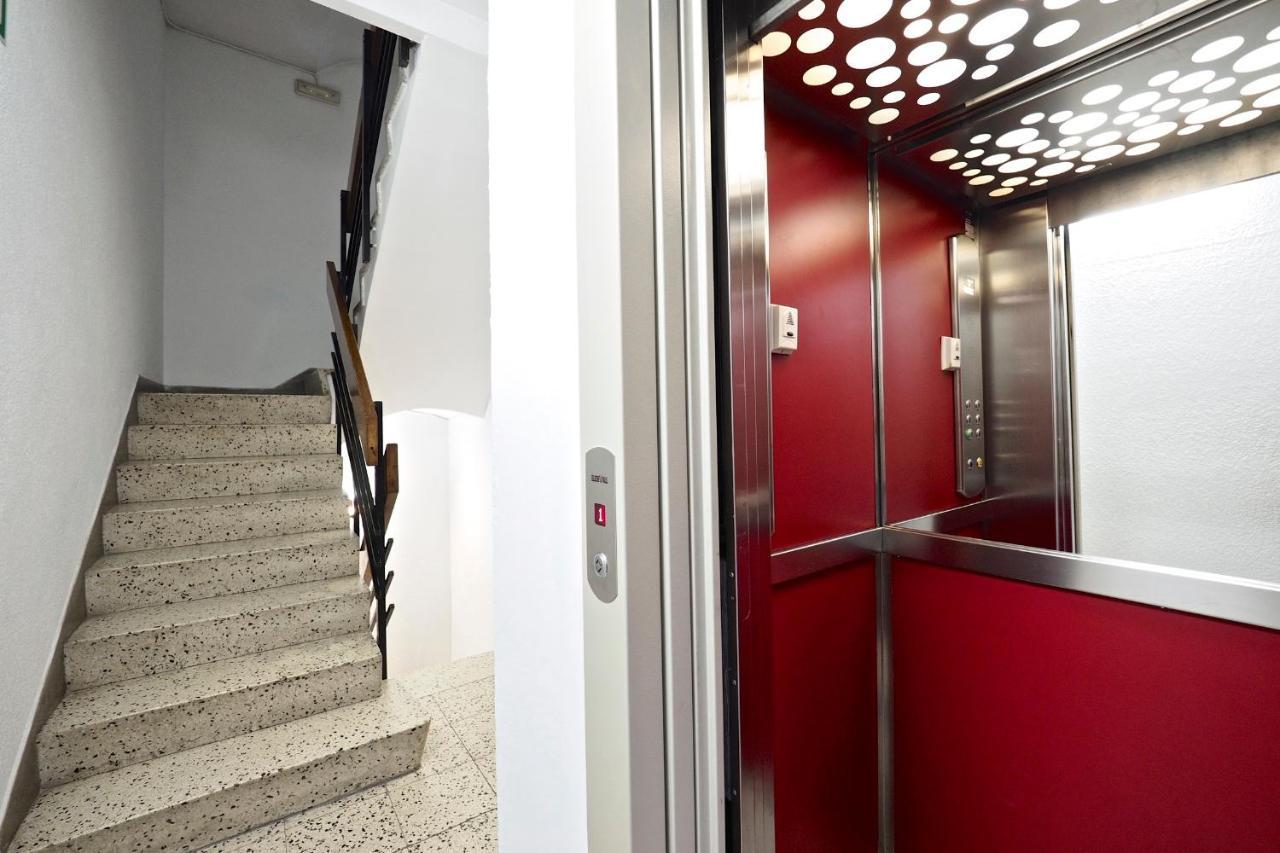 Hostal Ballestero Barcelona Luaran gambar