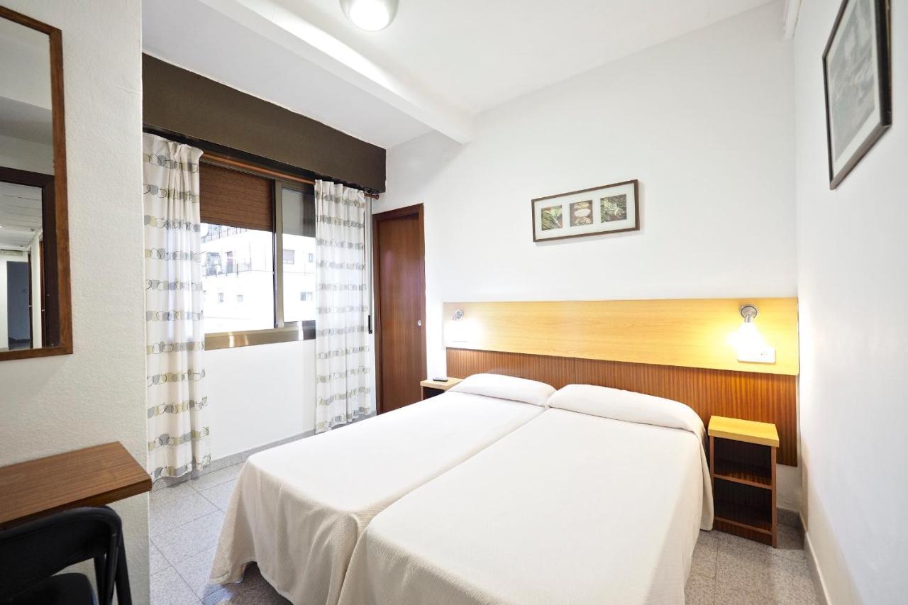 Hostal Ballestero Barcelona Luaran gambar