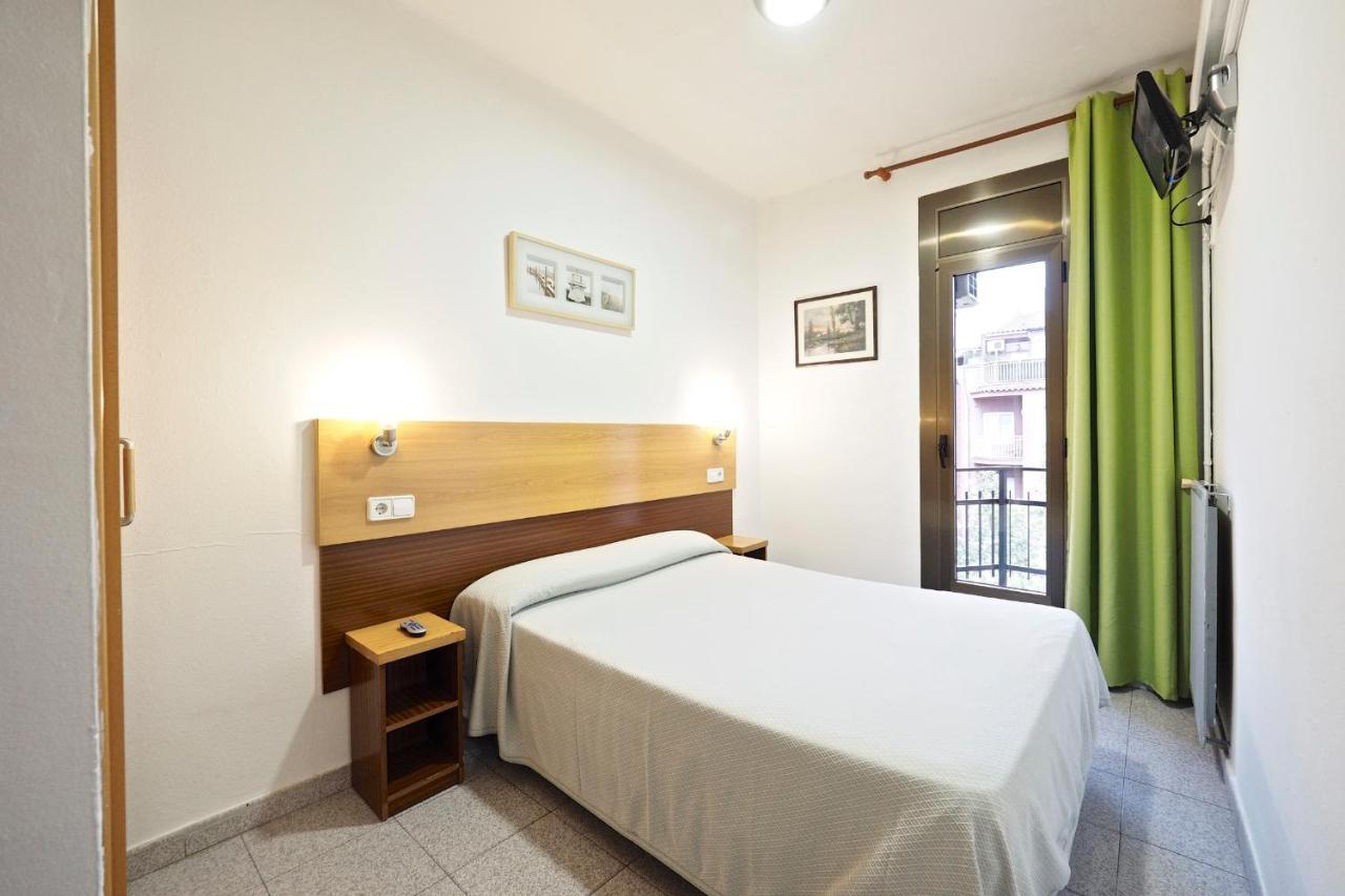Hostal Ballestero Barcelona Luaran gambar