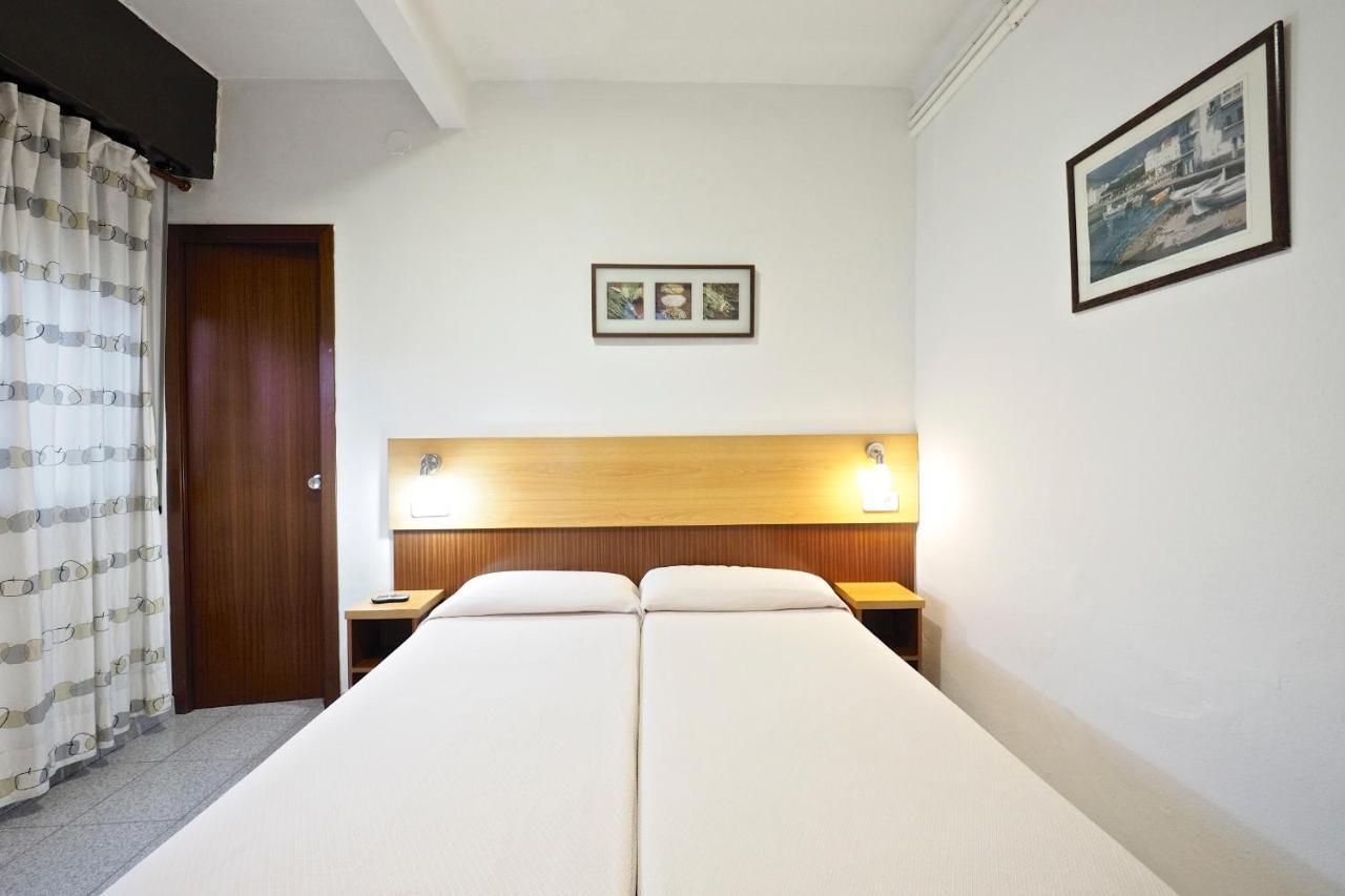 Hostal Ballestero Barcelona Luaran gambar
