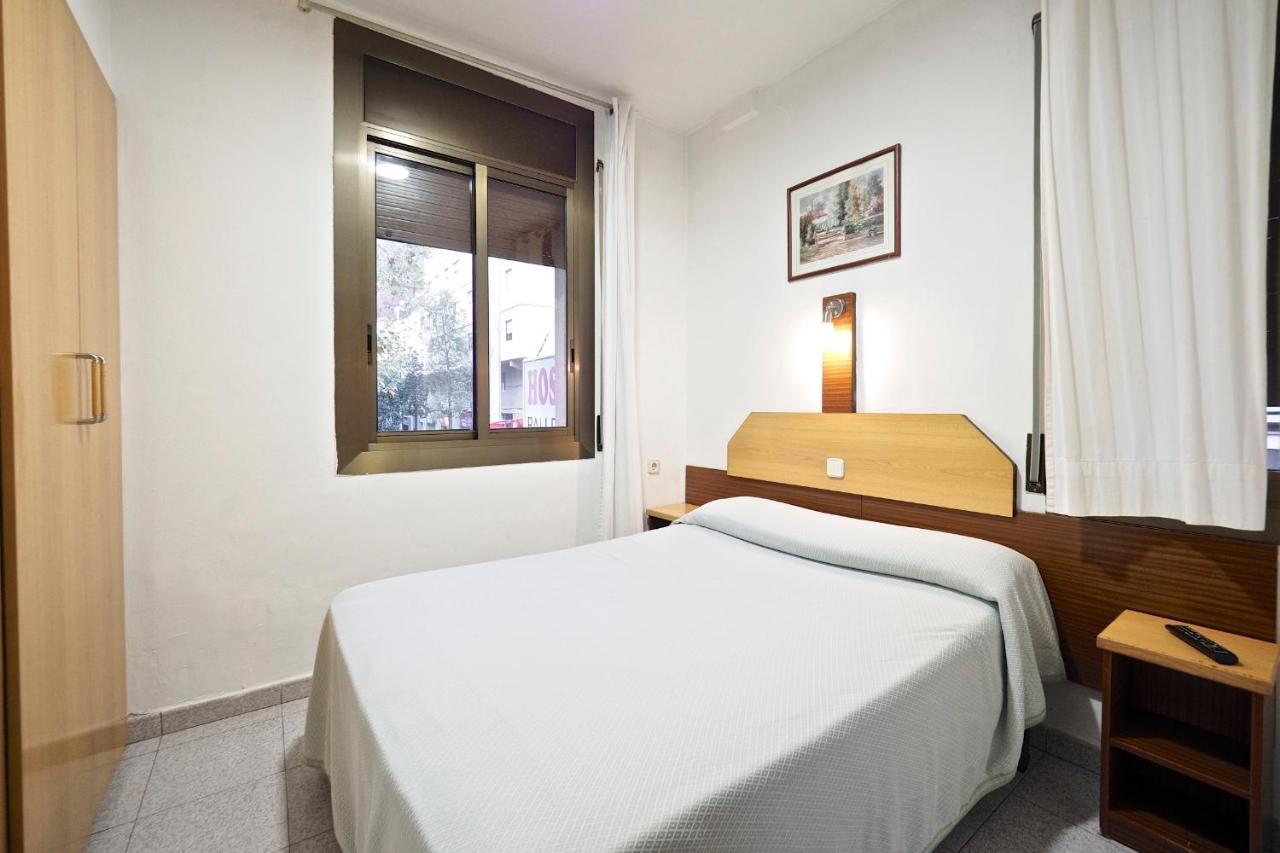 Hostal Ballestero Barcelona Luaran gambar