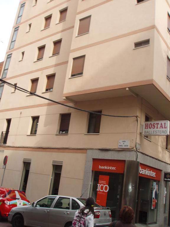 Hostal Ballestero Barcelona Luaran gambar