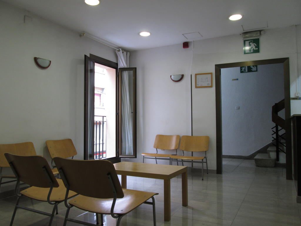 Hostal Ballestero Barcelona Luaran gambar